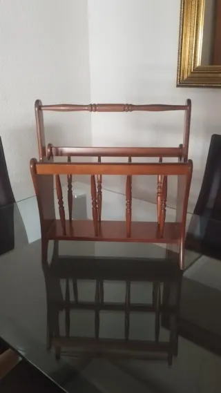 Revistero de madera