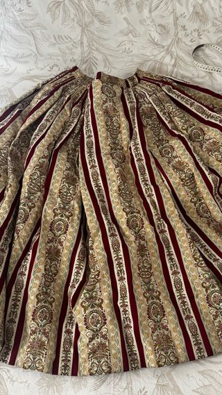 Falda fallera beige y roja