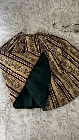 Falda fallera beige y roja