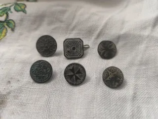 Lote 6 botones antiguos medievales