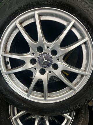 Llantas y gomas de coche 205/55/16.originales