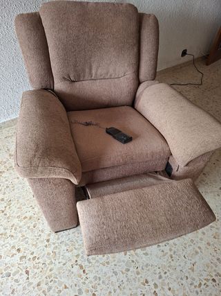 Sillón reclinable con mando