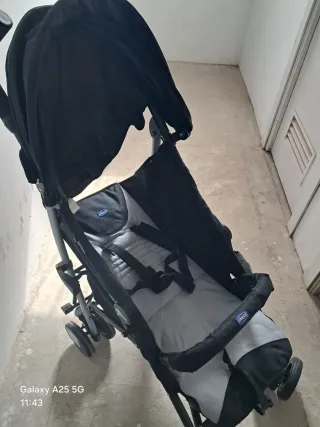 Silla de paseo Chicco negra y gris