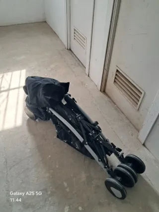 Silla de paseo Chicco negra y gris