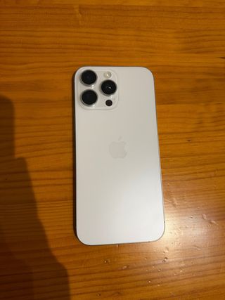 iPhone 16 Pro Max Plata Como Nuevo 100% bateria.