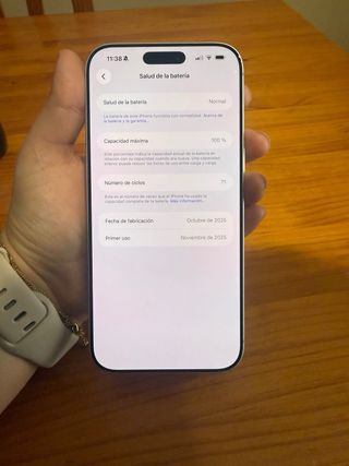 iPhone 16 Pro Max Plata Como Nuevo 100% bateria.