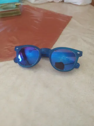 Occhiali da sole blu militare