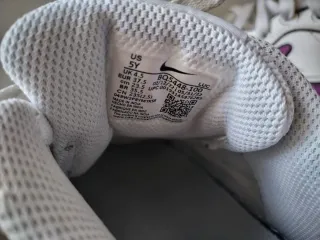 Nike Comic Morado y Blanco