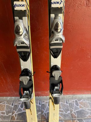 Esquís Dynastar 162cm con fijaciones Look