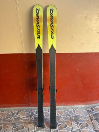 Esquís Dynastar 162cm con fijaciones Look