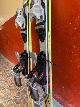 Esquís Dynastar 162cm con fijaciones Look