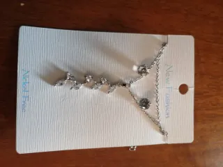 Set collana e orecchini con brillantini