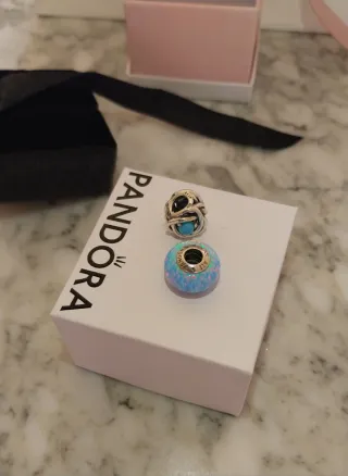 Lote 2 Charms Pandora con ópalo y con Turquesa.