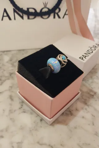 Lote 2 Charms Pandora con ópalo y con Turquesa.