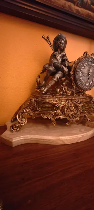 Reloj de cuerda y Candelabros Bronce Macizo