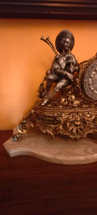 Reloj de cuerda y Candelabros Bronce Macizo