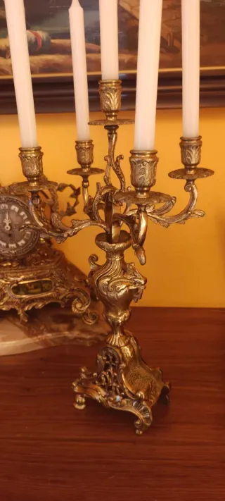 Reloj de cuerda y Candelabros Bronce Macizo