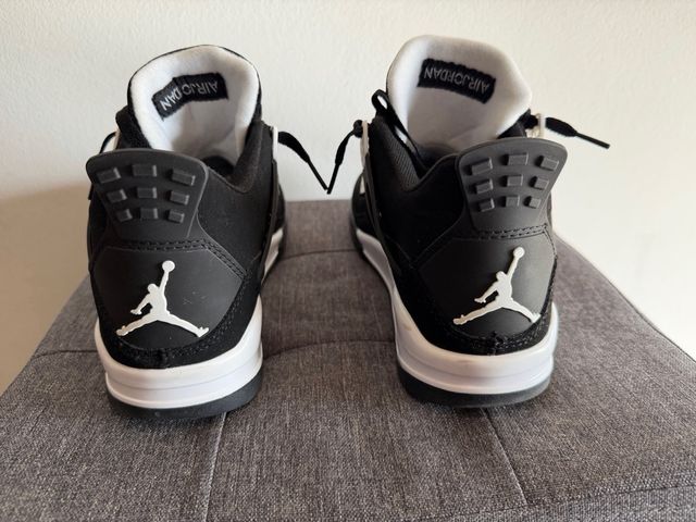 Jordan 4 Retro