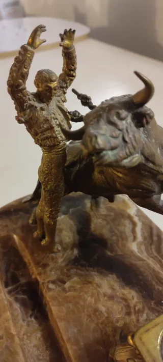 Tintero antiguo con Figura Torero y Toro