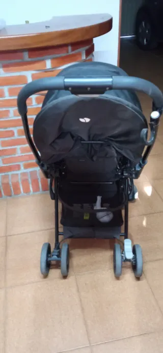 Silla de paseo Joie negra