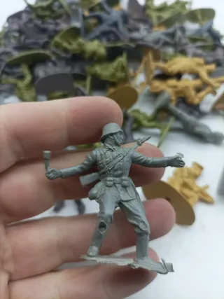 Lotto di soldatini di plastica vintage