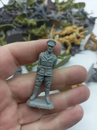 Lotto di soldatini di plastica vintage