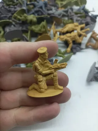 Lotto di soldatini di plastica vintage