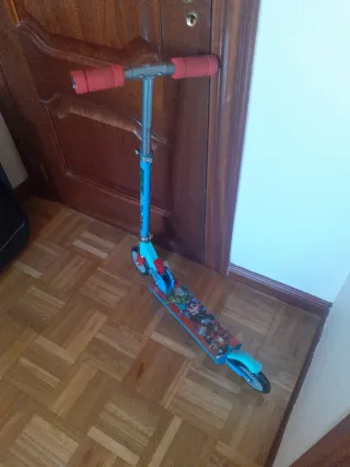 Patinete infantil regulable en altura