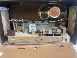 Radio antigua GRUNDIG 2120
