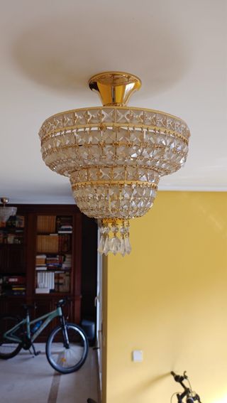 Lámpara de techo de cristal y metal dorado