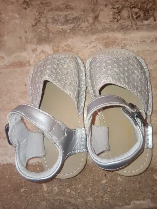 4 Vestidos Bebé 9-12 Meses