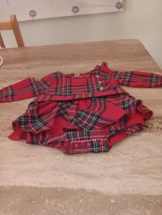 4 Vestidos Bebé 9-12 Meses