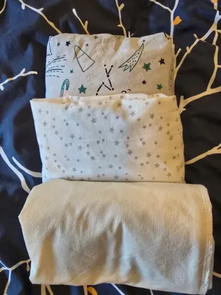 Cuna blanca con colchón de invierno y verano!