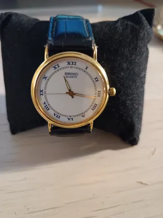 Reloj Seiko Quartz Clásico Dorado y Negro