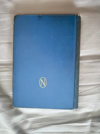 Libro antiguo de Historias Modernas Breves