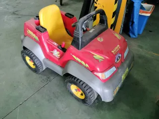 Coche a batería infantil Rhino Rojo