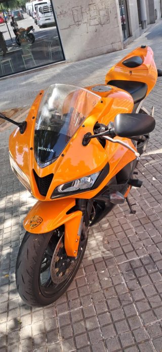 Honda CBR 600 RR Naranja