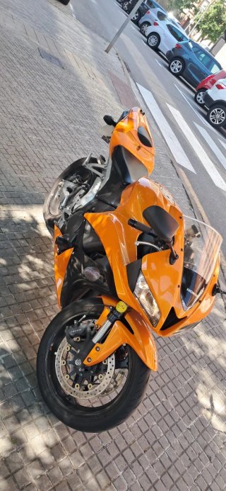 Honda CBR 600 RR Naranja