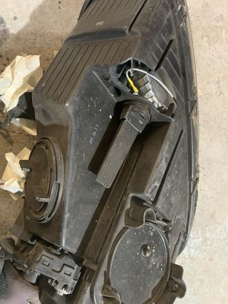 Faro Izquierdo Kia Carens