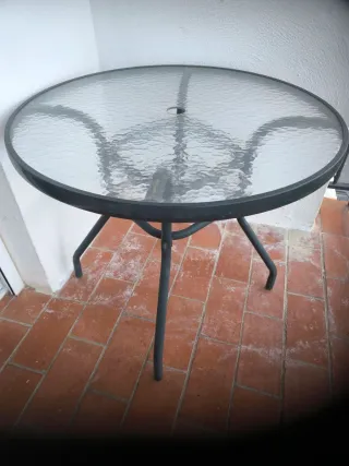 Mesa redonda jardín cristal y metal