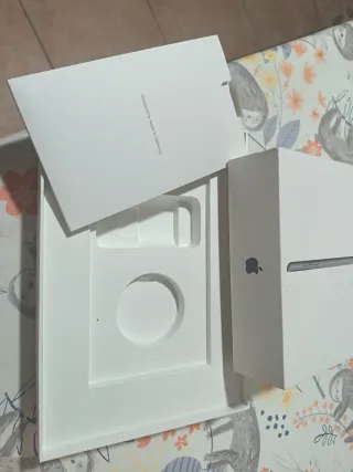 Caja vacía iPad 8