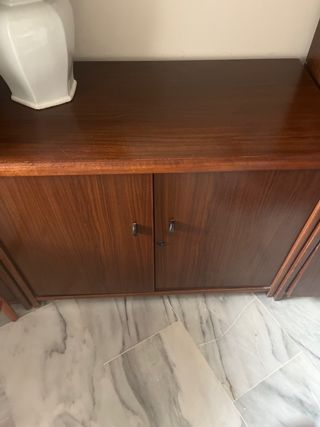 Armario bajo madera nogal