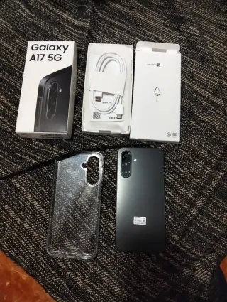 Samsung A17 5G con accesorios