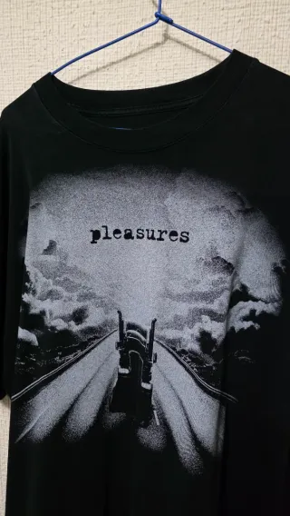 Camiseta Pleasures Negra Talla L