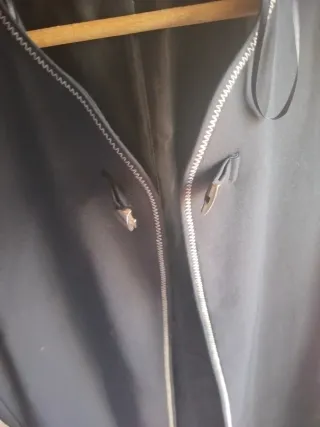 Levita mujer Zara negra