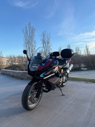 BMW F 800 GT Negra y Morada