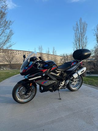 BMW F 800 GT Negra y Morada
