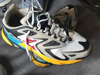 Zapatillas Louis Vuitton Blancas y Amarillas