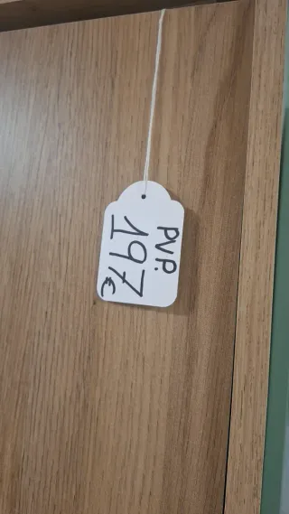 ARMARIO DE MADERA CON PUERTAS CORREDERAS