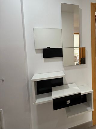 Mobile ingresso con specchio e cassetto